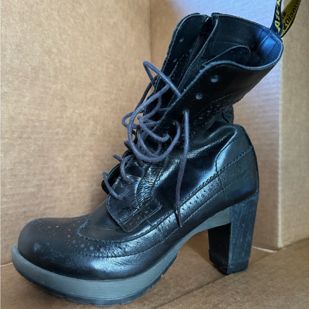Dr.Martens Brogue Boots